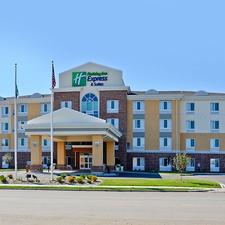 Holiday Inn Express & Suites - Williston By Ihg Exterior foto