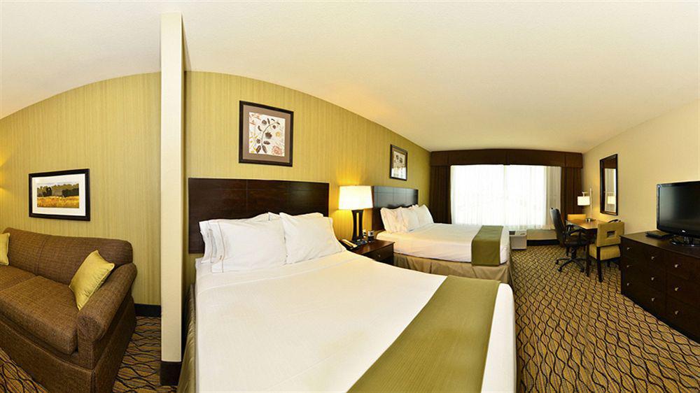 Holiday Inn Express & Suites - Williston By Ihg Exterior foto