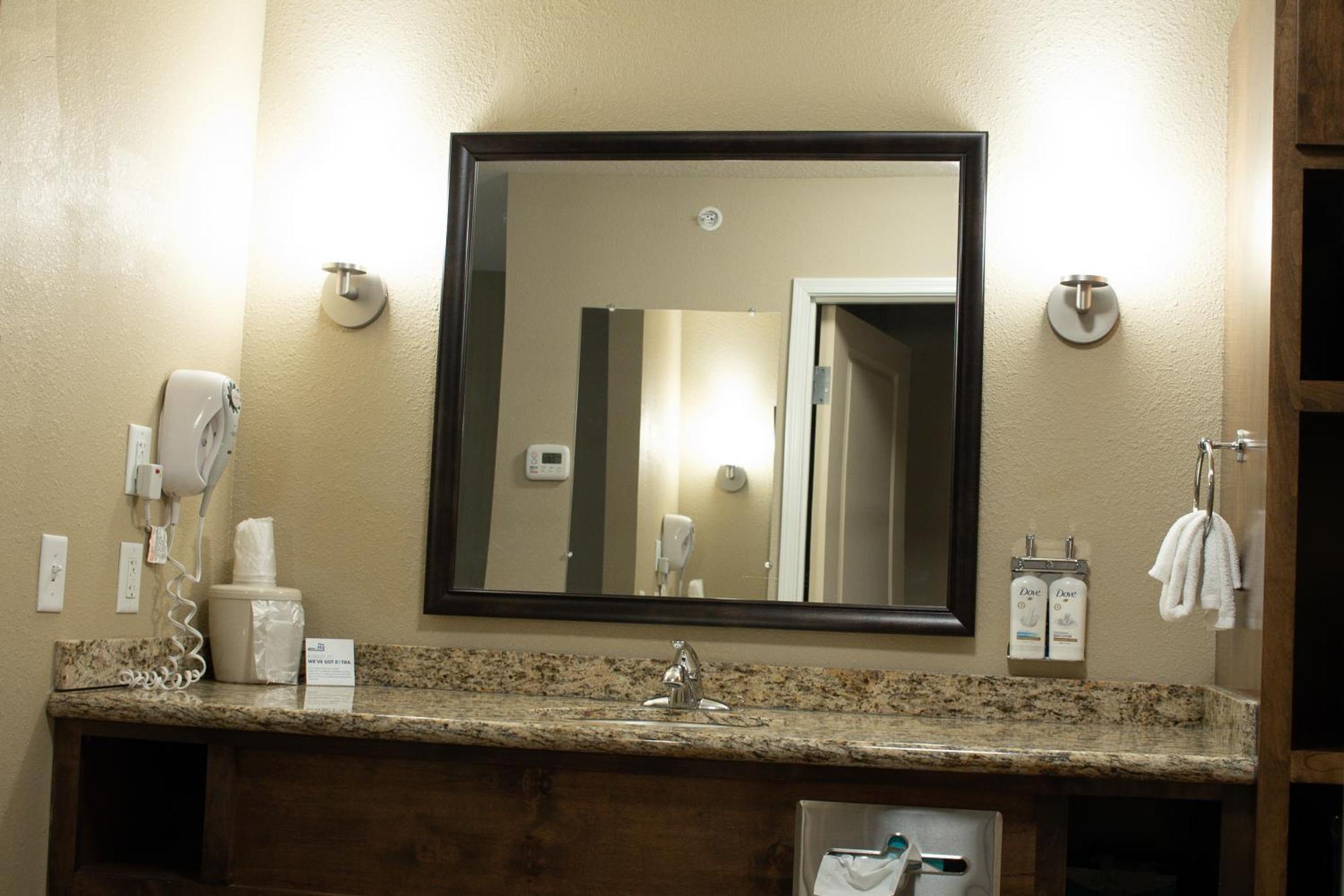 Holiday Inn Express & Suites - Williston By Ihg Exterior foto