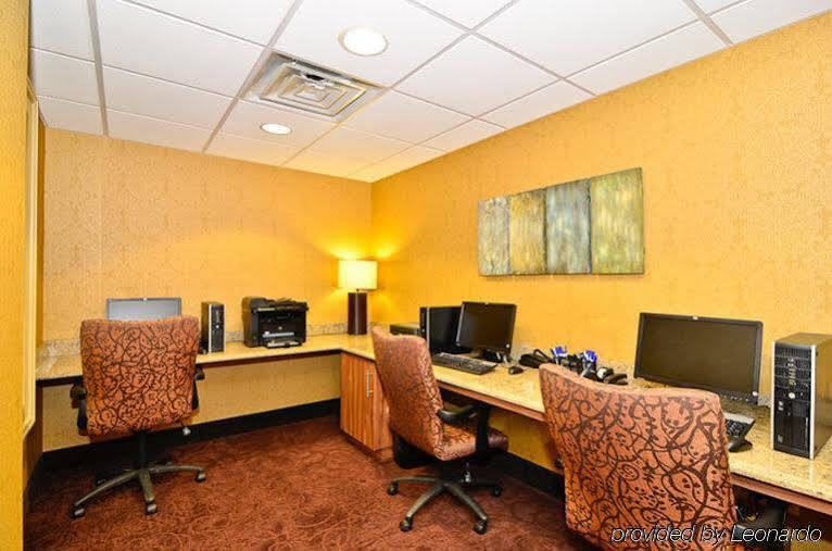 Holiday Inn Express & Suites - Williston By Ihg Exterior foto